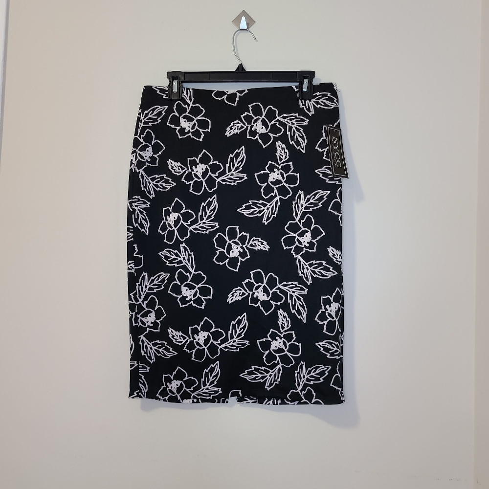 Floral Black and White Skirt NEW Size S